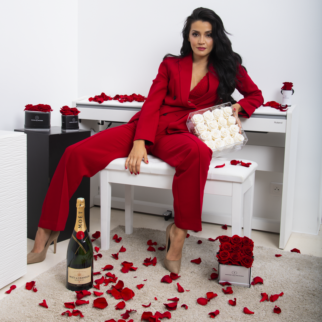 Découvrez notre nouvelle collection Cristal : écrin carré de roses éternelles