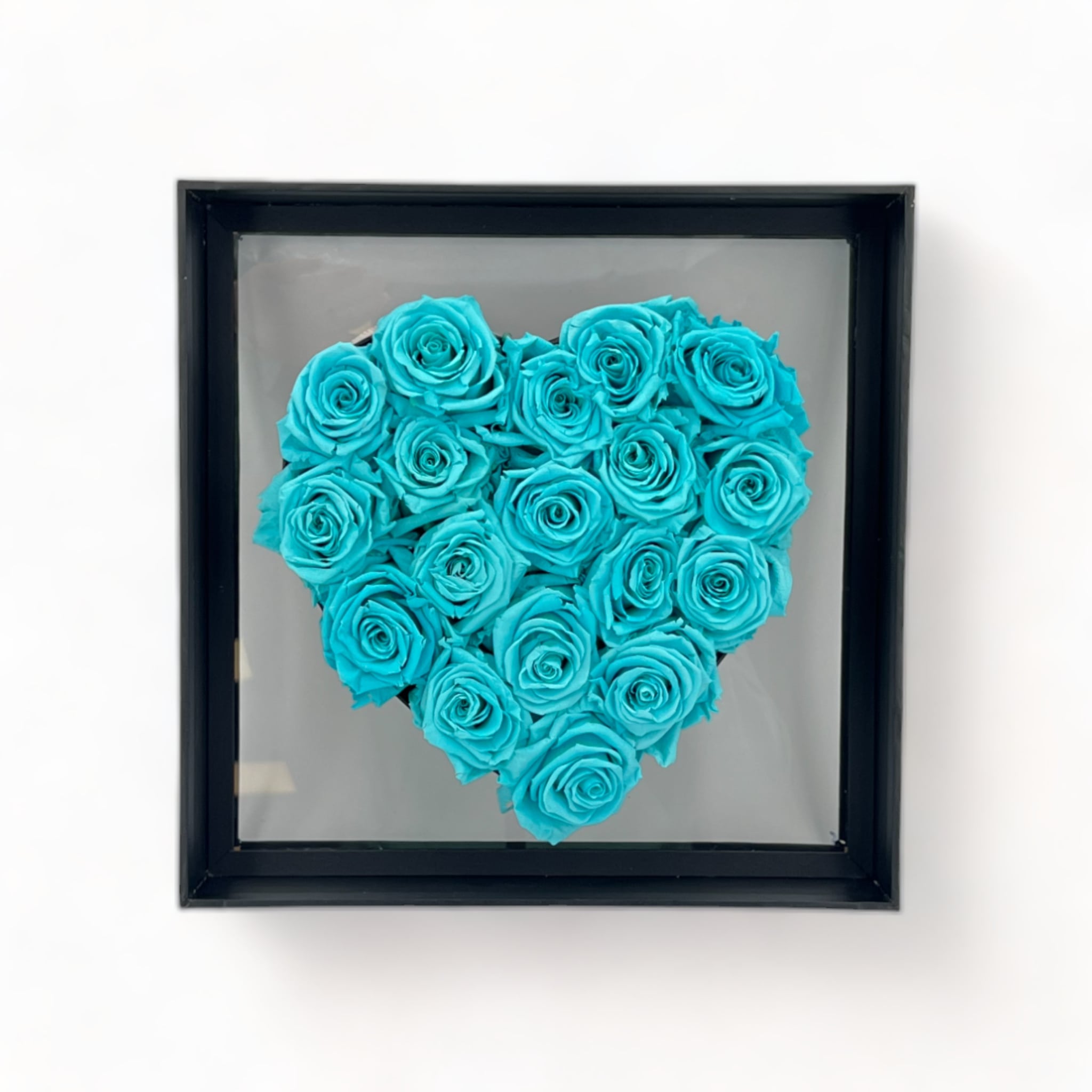 Boîte de 18 roses éternelles cadre coeur Ø30cm