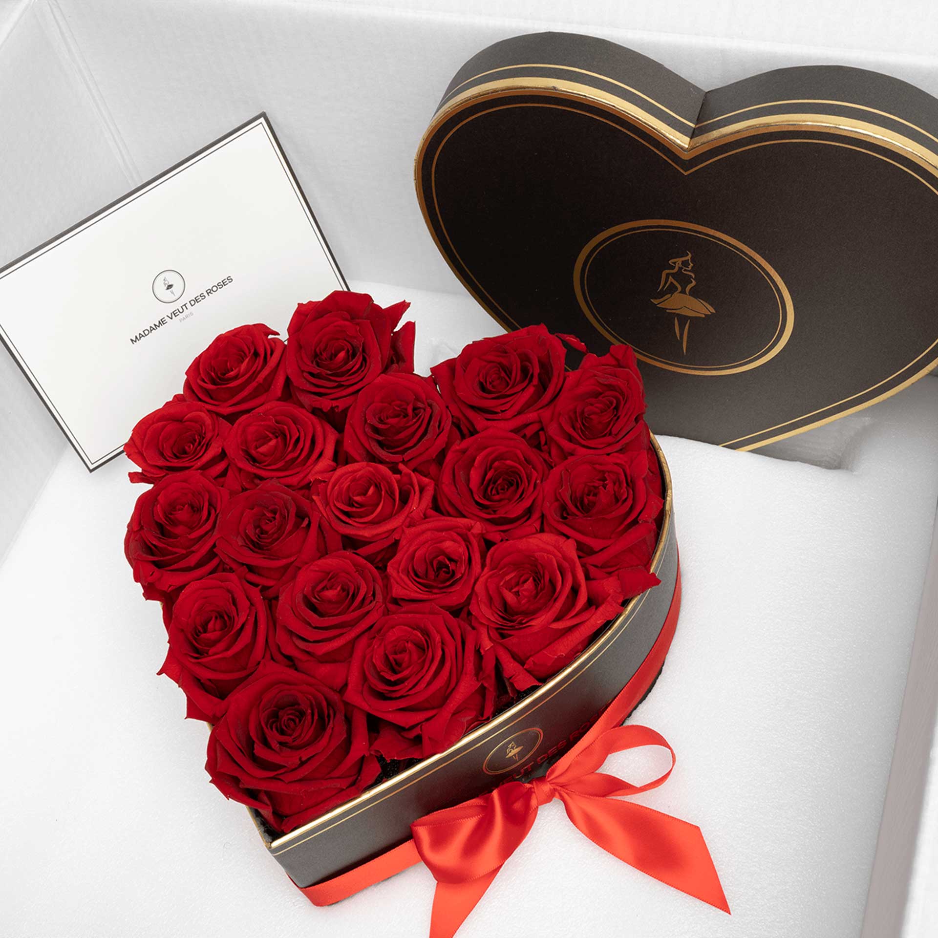 Boîte personnalisée de 7 roses éternelles forme de coeur Ø15cm