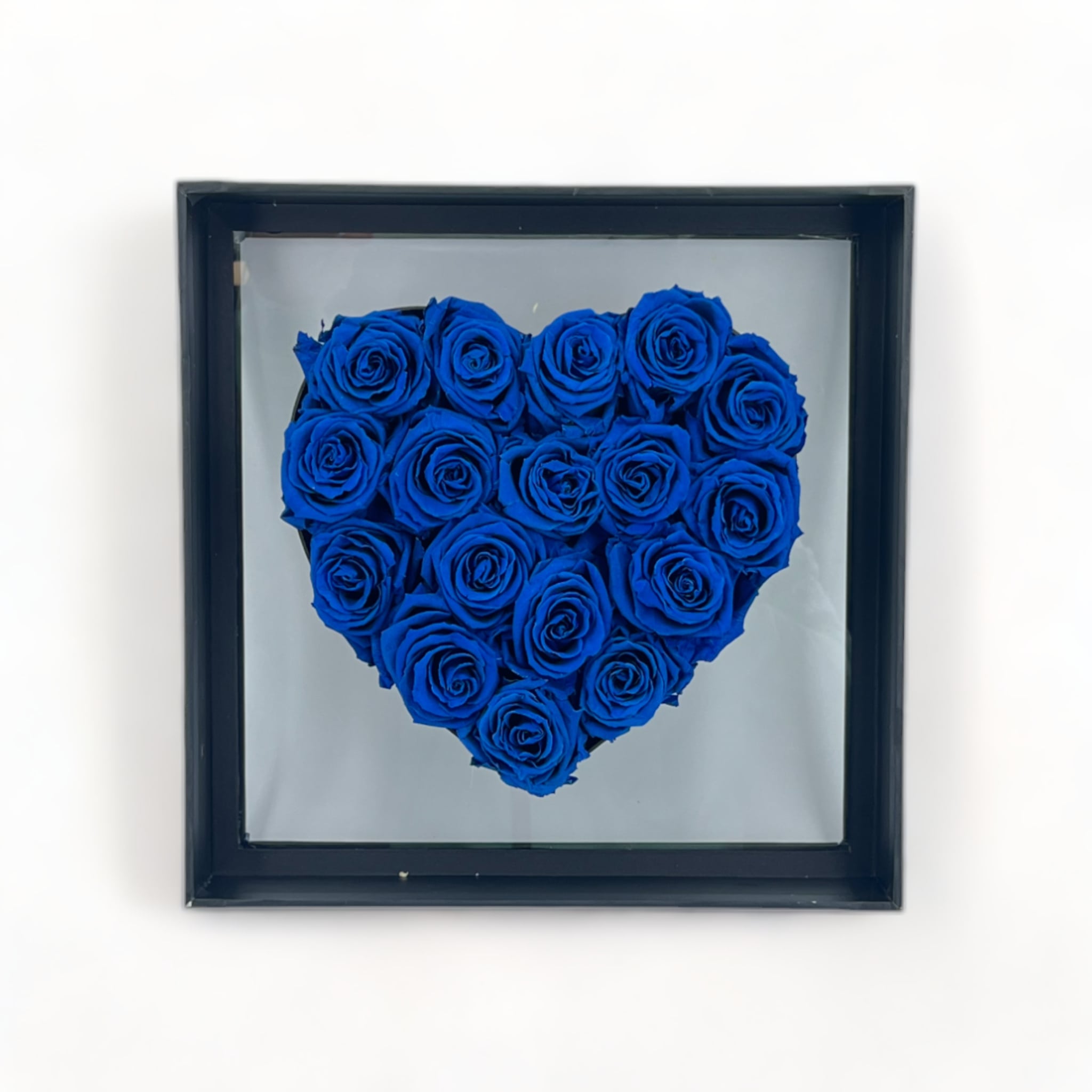 Boîte de 18 roses éternelles cadre coeur Ø30cm