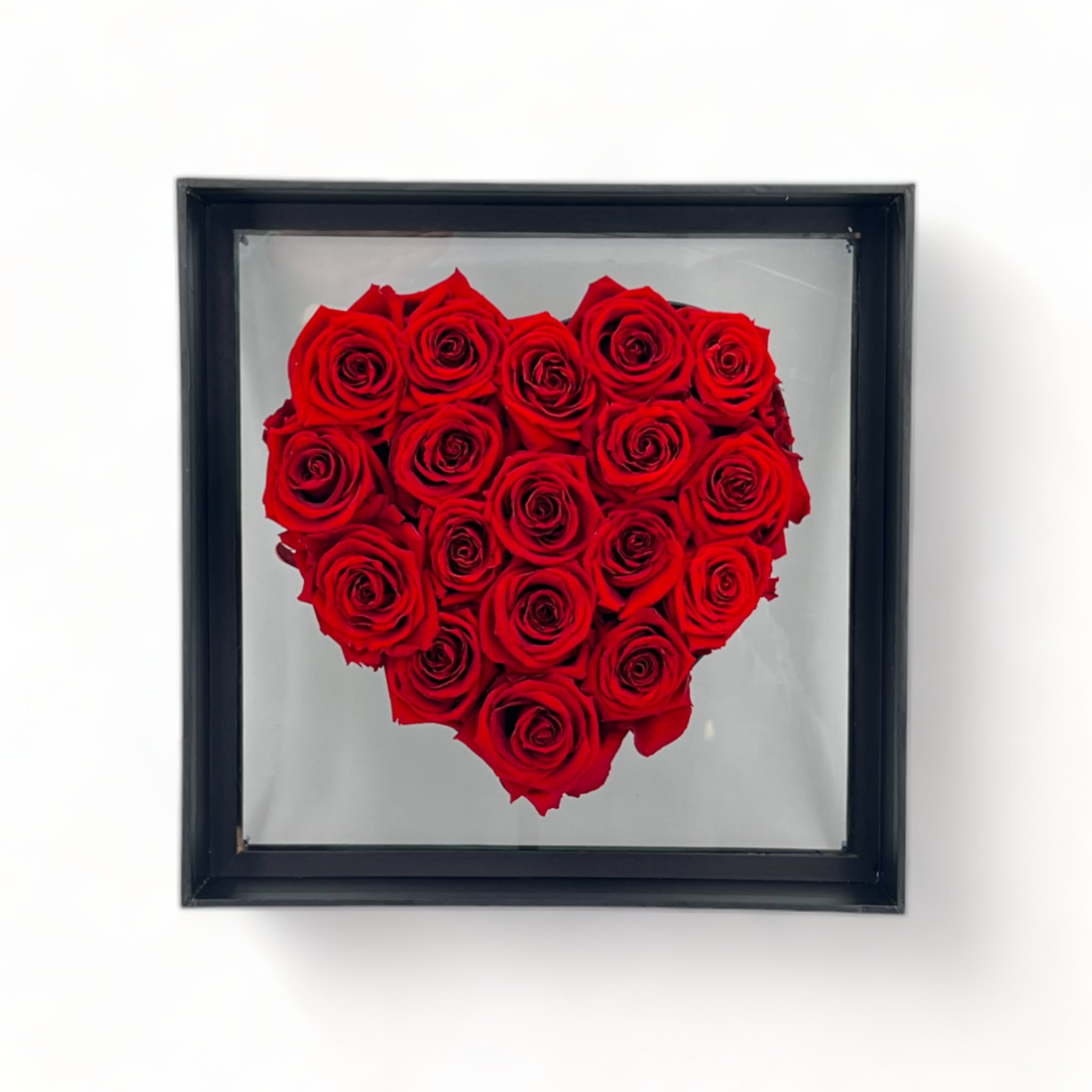 Boîte de 18 roses éternelles cadre coeur Ø30cm