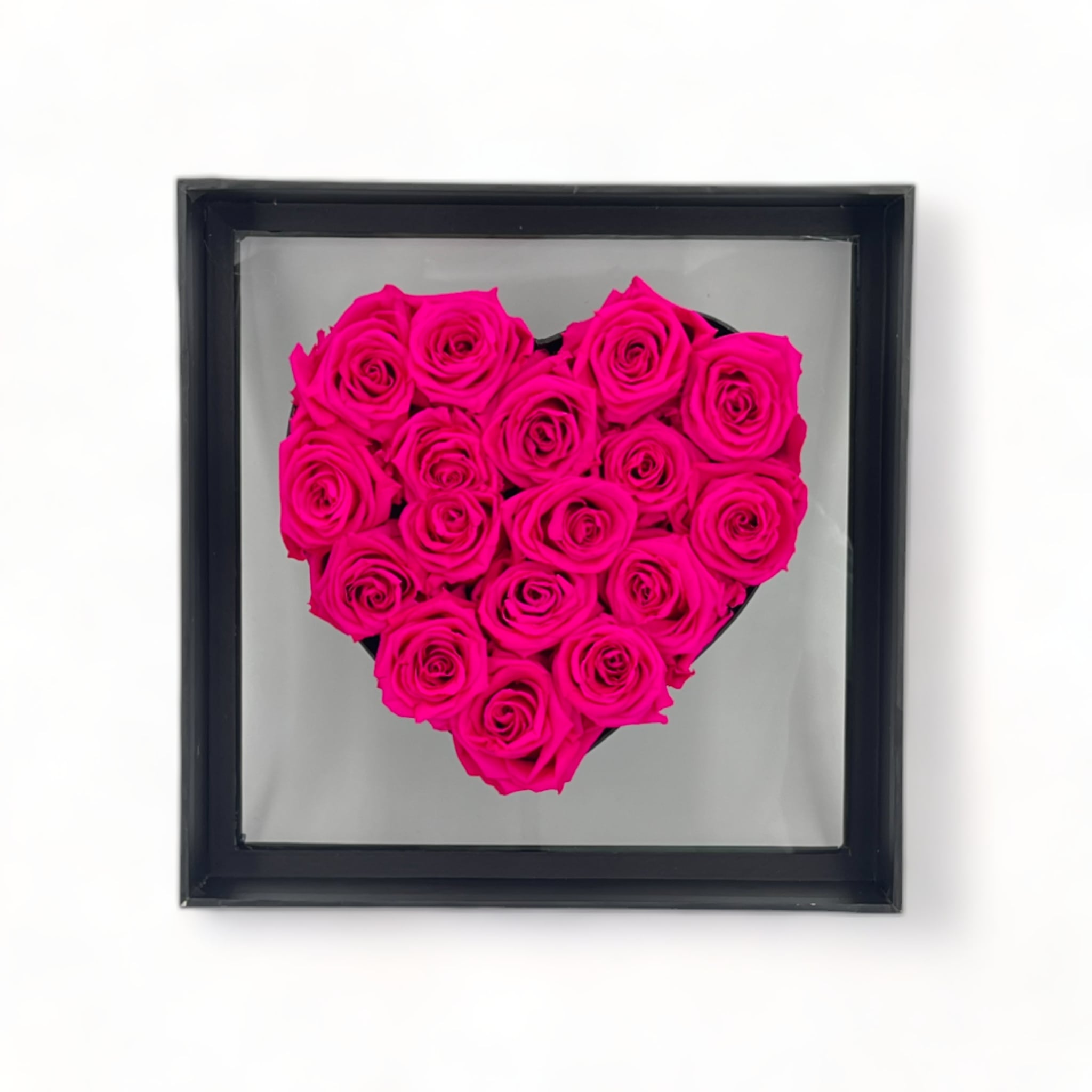 Boîte de 18 roses éternelles cadre coeur Ø30cm