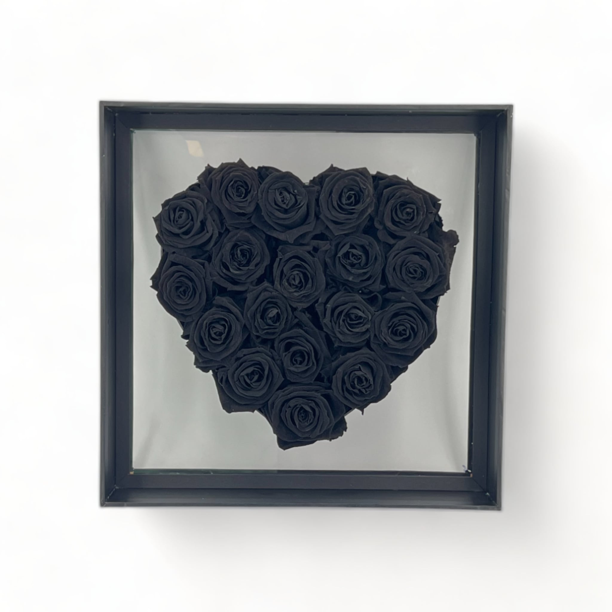 Boîte de 18 roses éternelles cadre coeur Ø30cm
